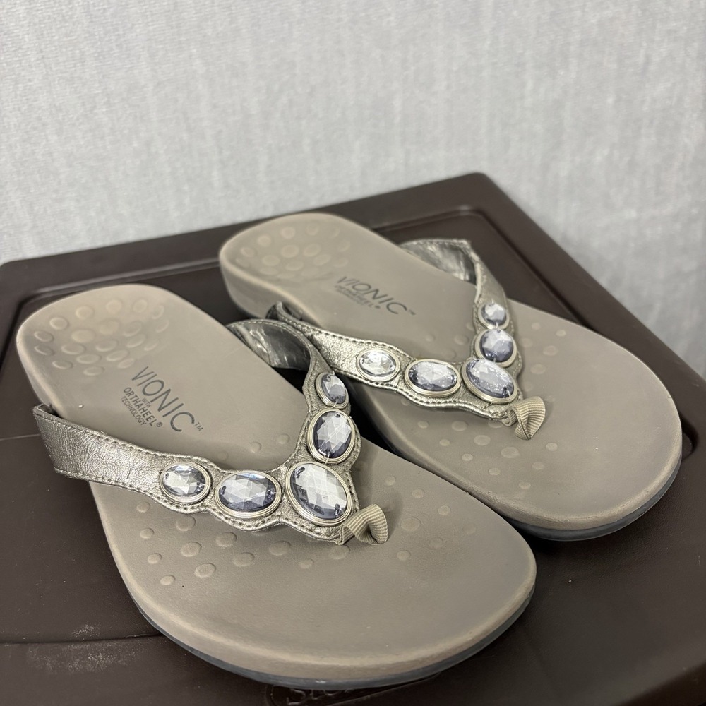 Vionic Silver Pewter Embellished Toe Thong Sandals sz 8 M Orthopedic Therapeutic